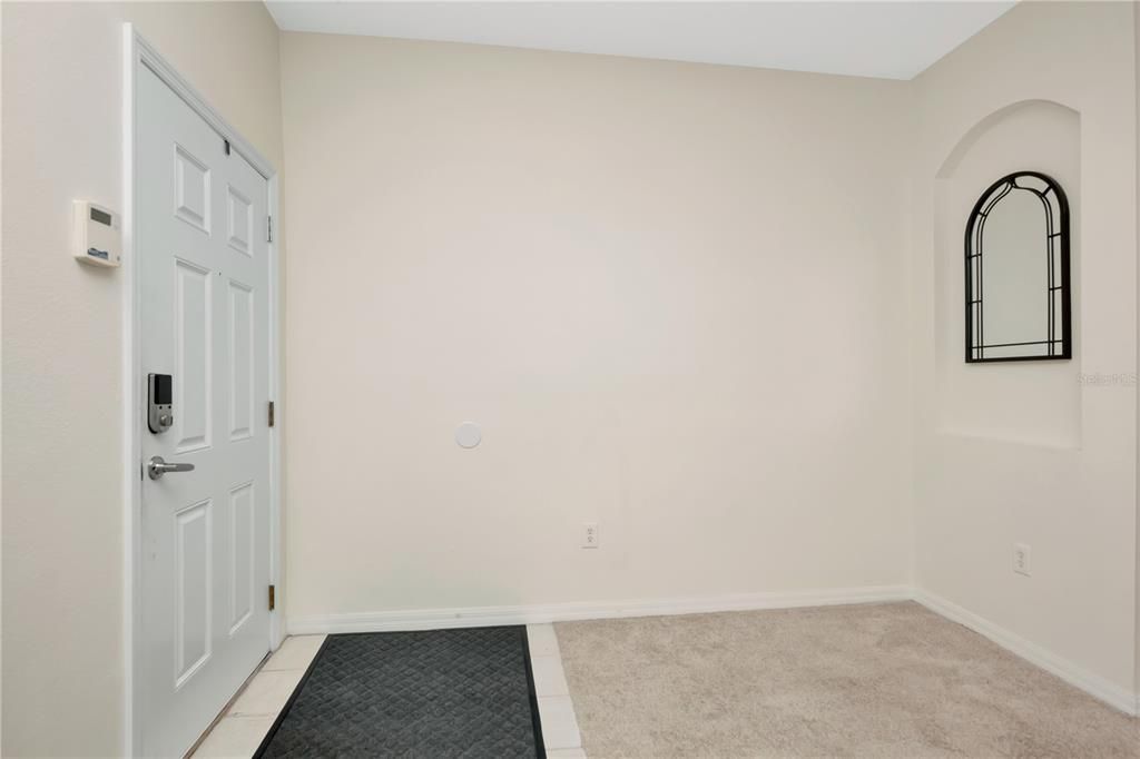 На продажу: $212,900 (2 спален, 2 ванн, 1360 Квадратных фут)