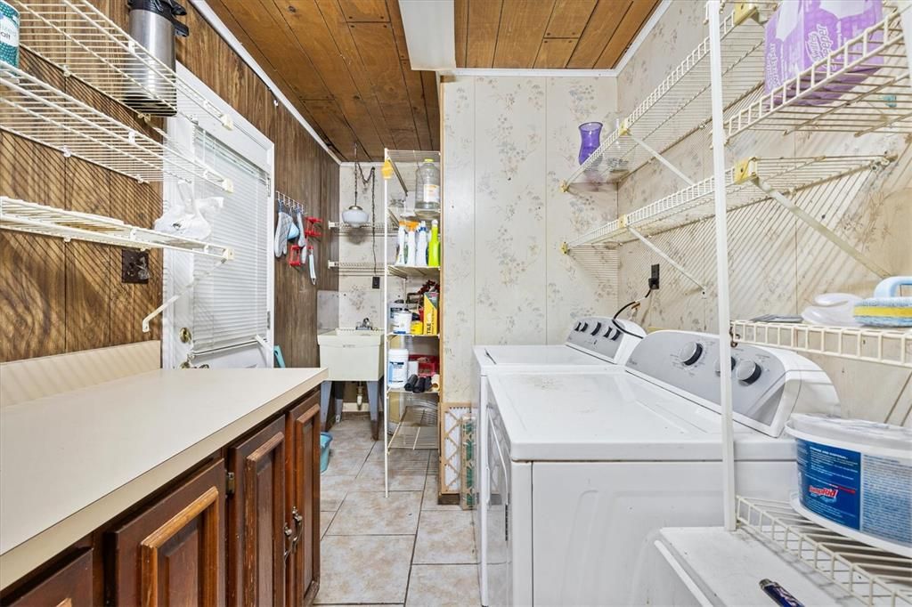 For Sale: $449,900 (3 beds, 2 baths, 1780 Square Feet)