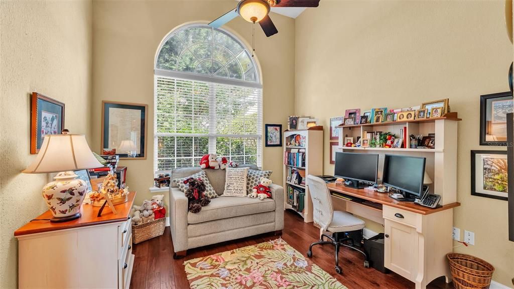 Activo con contrato: $494,900 (4 camas, 2 baños, 2631 Pies cuadrados)