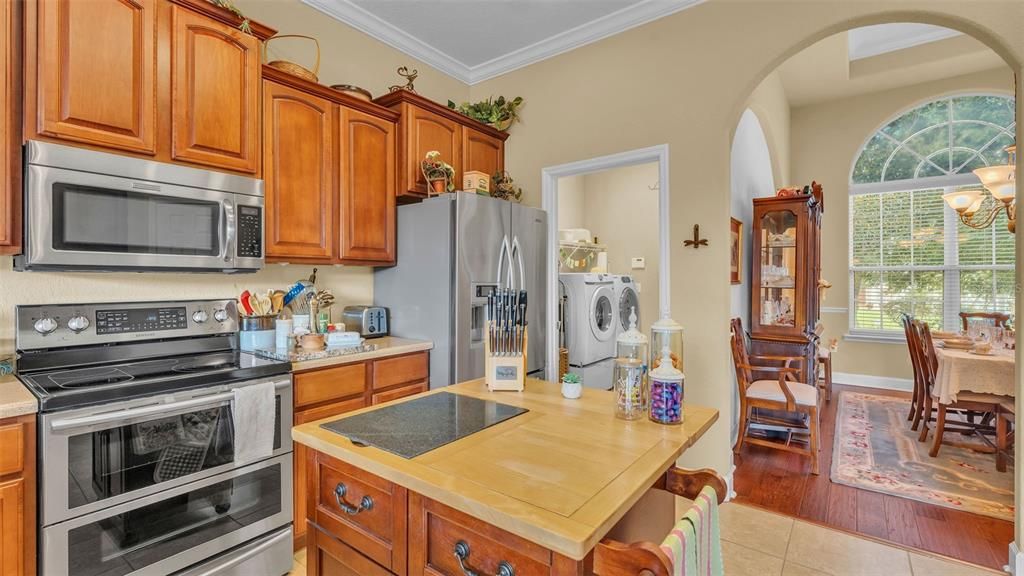 Activo con contrato: $494,900 (4 camas, 2 baños, 2631 Pies cuadrados)