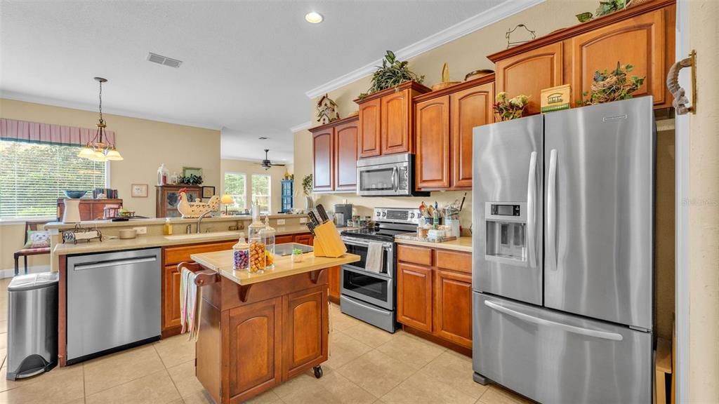 Activo con contrato: $494,900 (4 camas, 2 baños, 2631 Pies cuadrados)