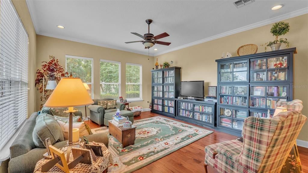 Activo con contrato: $494,900 (4 camas, 2 baños, 2631 Pies cuadrados)