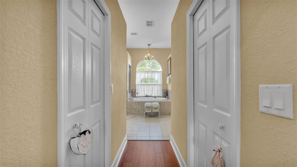 Activo con contrato: $494,900 (4 camas, 2 baños, 2631 Pies cuadrados)