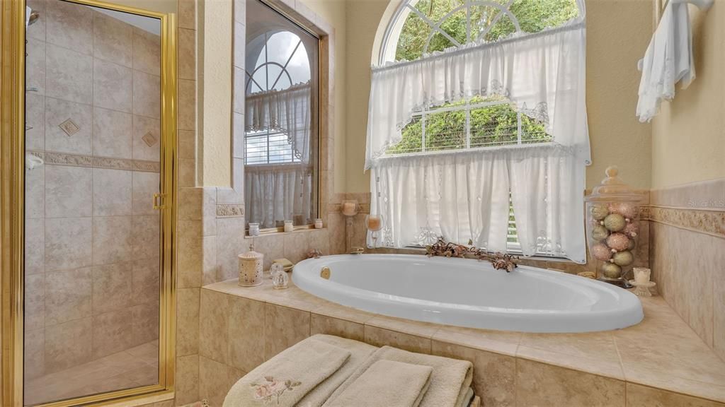 Activo con contrato: $494,900 (4 camas, 2 baños, 2631 Pies cuadrados)