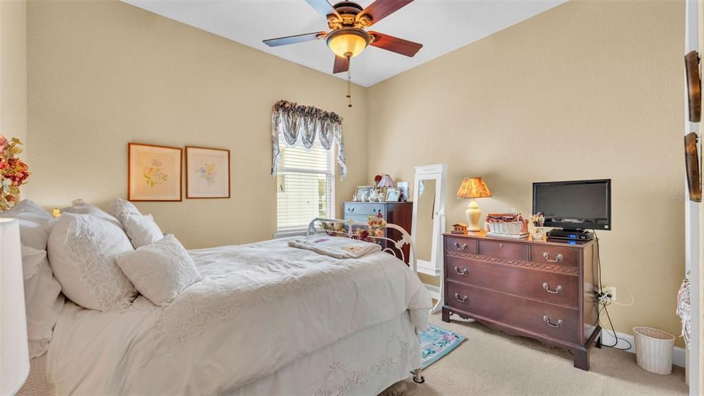 Activo con contrato: $494,900 (4 camas, 2 baños, 2631 Pies cuadrados)