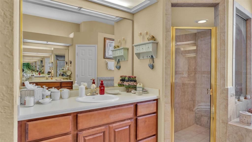 Activo con contrato: $494,900 (4 camas, 2 baños, 2631 Pies cuadrados)