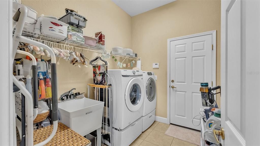 Activo con contrato: $494,900 (4 camas, 2 baños, 2631 Pies cuadrados)