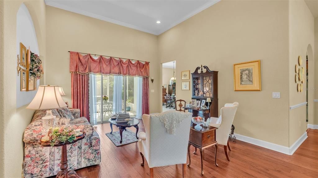 Activo con contrato: $494,900 (4 camas, 2 baños, 2631 Pies cuadrados)