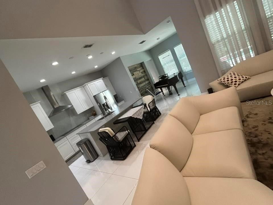 For Sale: $899,999 (5 beds, 4 baths, 4121 Square Feet)