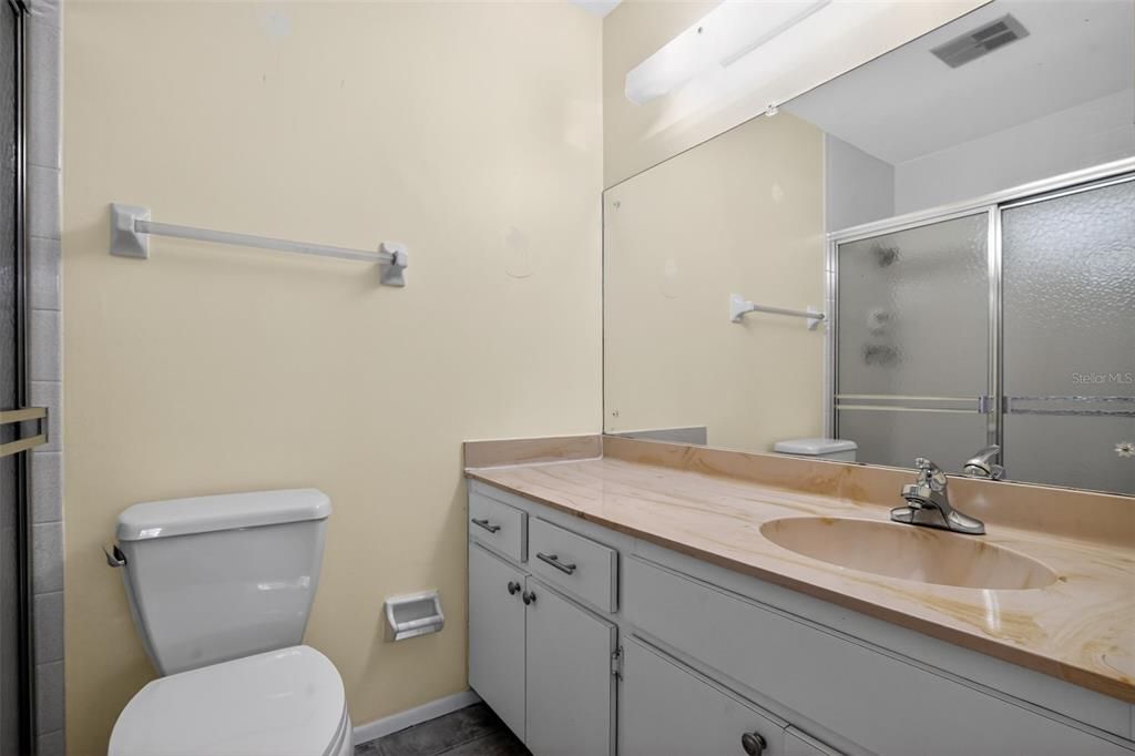 Под контрактом: $139,900 (2 спален, 2 ванн, 972 Квадратных фут)