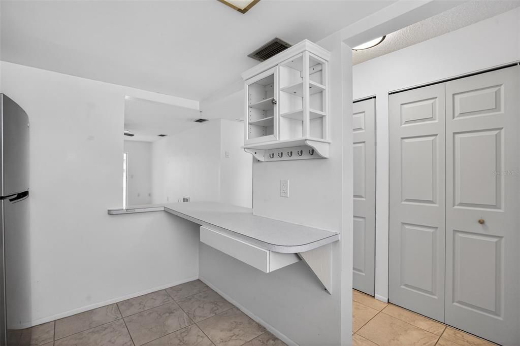 Под контрактом: $139,900 (2 спален, 2 ванн, 972 Квадратных фут)