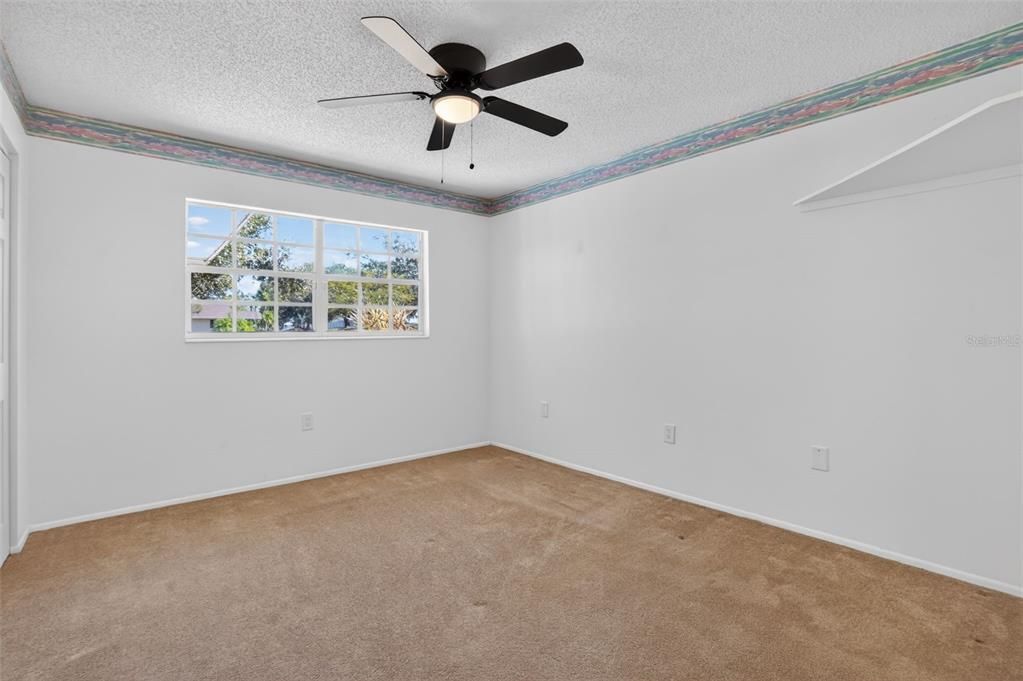 Под контрактом: $139,900 (2 спален, 2 ванн, 972 Квадратных фут)