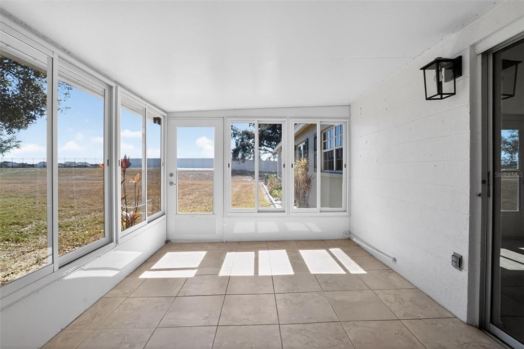 Под контрактом: $139,900 (2 спален, 2 ванн, 972 Квадратных фут)