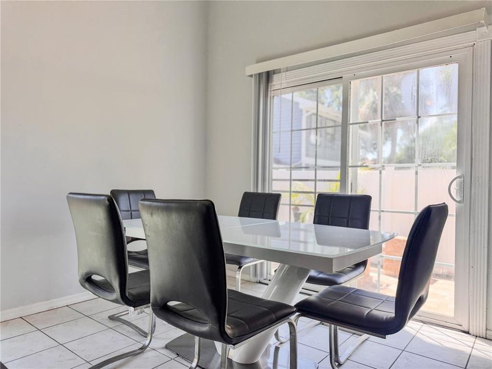 待售: $270,000 (3 贝兹, 2 浴室, 1256 平方英尺)