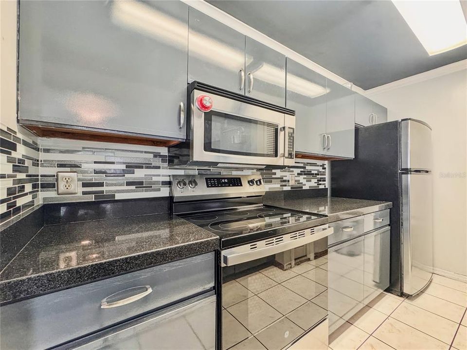 待售: $270,000 (3 贝兹, 2 浴室, 1256 平方英尺)