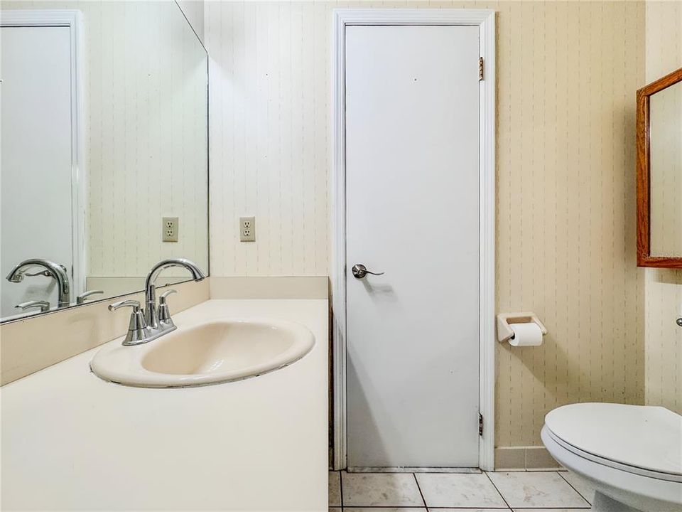 待售: $270,000 (3 贝兹, 2 浴室, 1256 平方英尺)