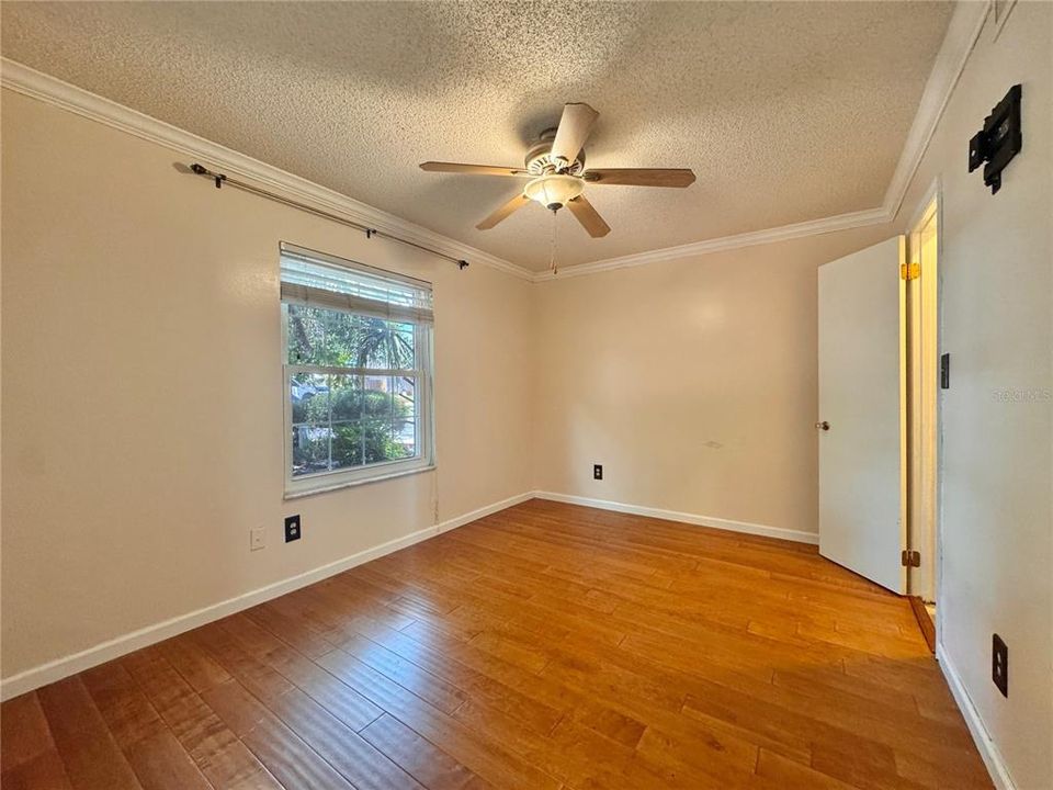 待售: $270,000 (3 贝兹, 2 浴室, 1256 平方英尺)