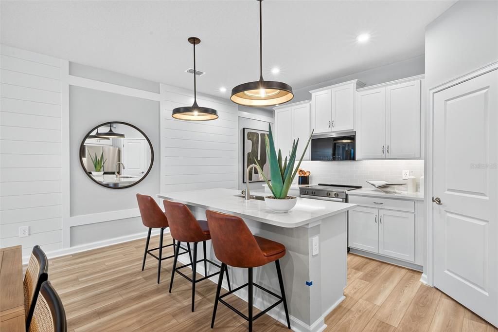 Active With Contract: $299,990 (3 beds, 2 baths, 1691 Square Feet)