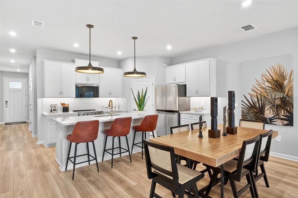 Active With Contract: $299,990 (3 beds, 2 baths, 1691 Square Feet)