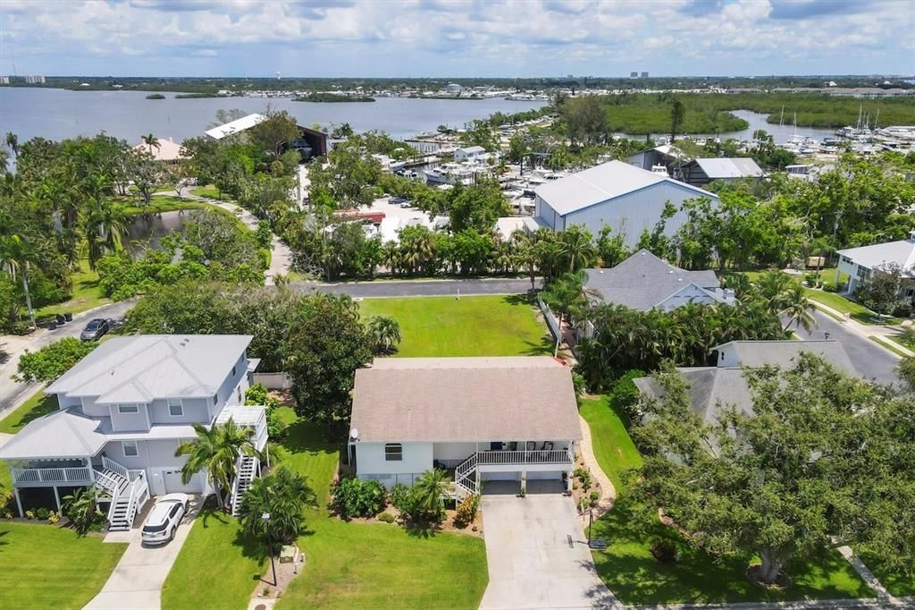 For Sale: $624,900 (4 beds, 2 baths, 1968 Square Feet)