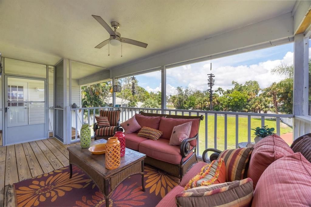 For Sale: $624,900 (4 beds, 2 baths, 1968 Square Feet)