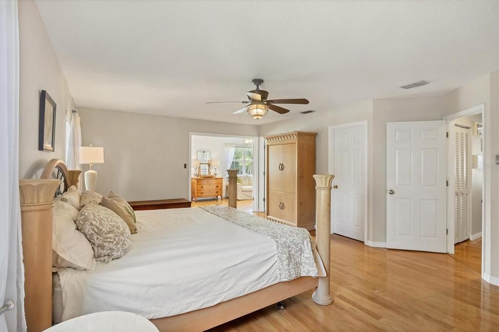 For Sale: $624,900 (4 beds, 2 baths, 1968 Square Feet)