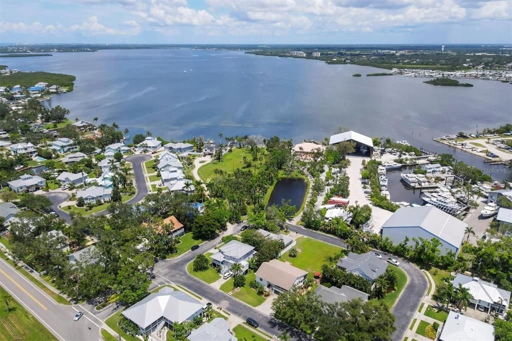 For Sale: $624,900 (4 beds, 2 baths, 1968 Square Feet)