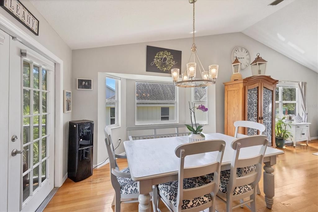 For Sale: $624,900 (4 beds, 2 baths, 1968 Square Feet)