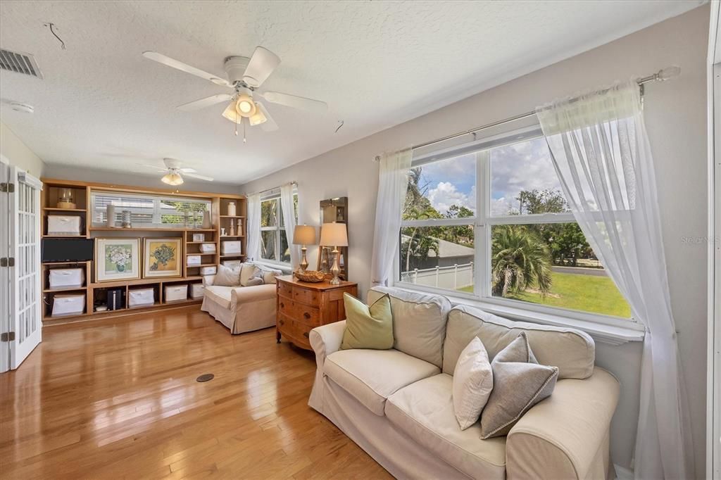 For Sale: $624,900 (4 beds, 2 baths, 1968 Square Feet)