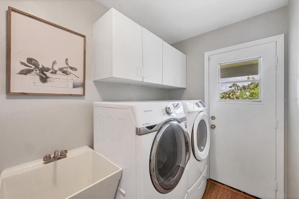 For Sale: $624,900 (4 beds, 2 baths, 1968 Square Feet)