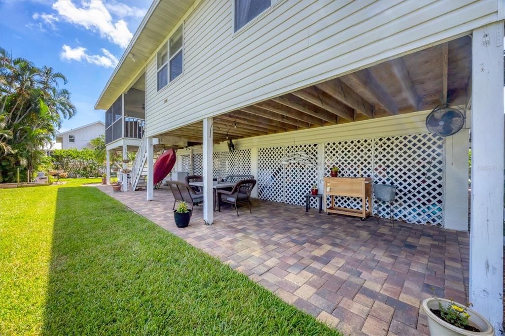 For Sale: $624,900 (4 beds, 2 baths, 1968 Square Feet)