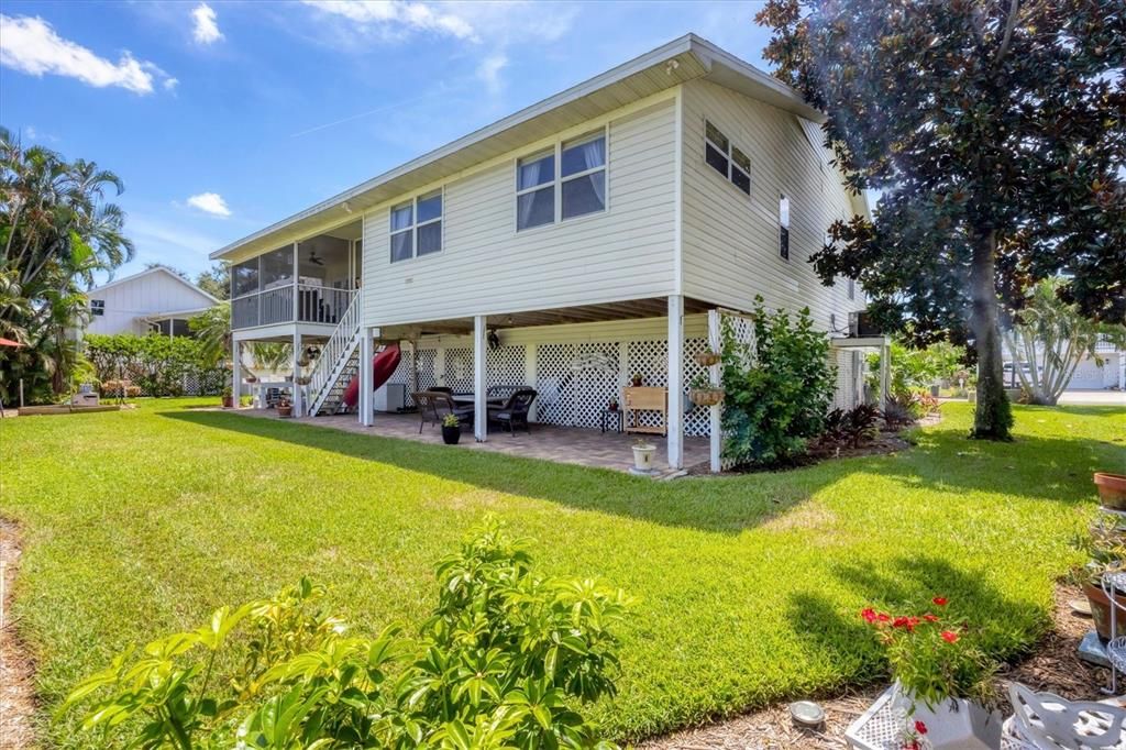 For Sale: $624,900 (4 beds, 2 baths, 1968 Square Feet)