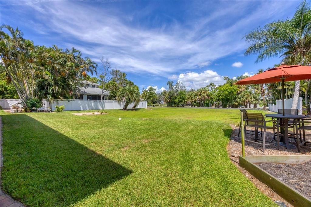 For Sale: $624,900 (4 beds, 2 baths, 1968 Square Feet)