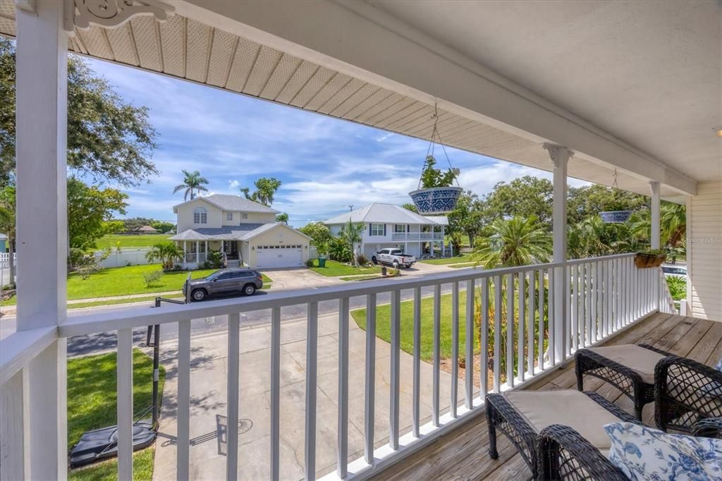 For Sale: $624,900 (4 beds, 2 baths, 1968 Square Feet)