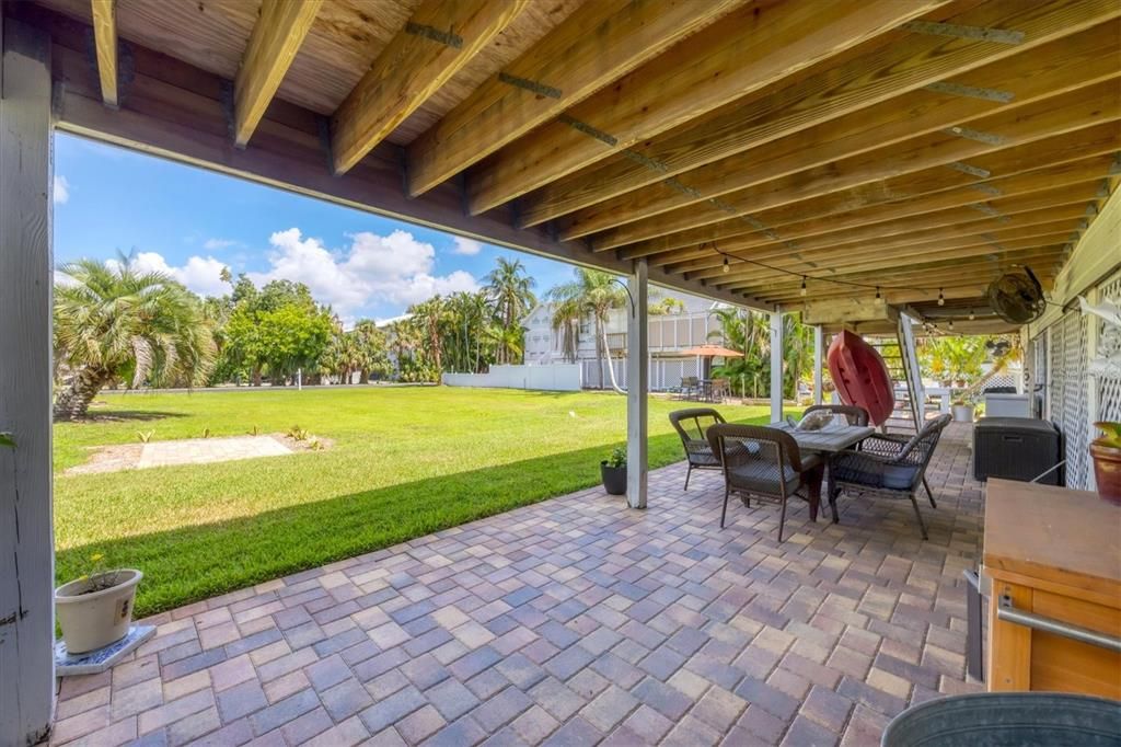 For Sale: $624,900 (4 beds, 2 baths, 1968 Square Feet)