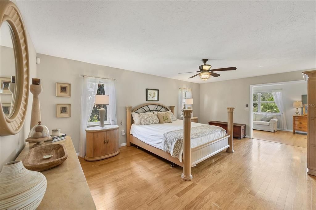 For Sale: $624,900 (4 beds, 2 baths, 1968 Square Feet)