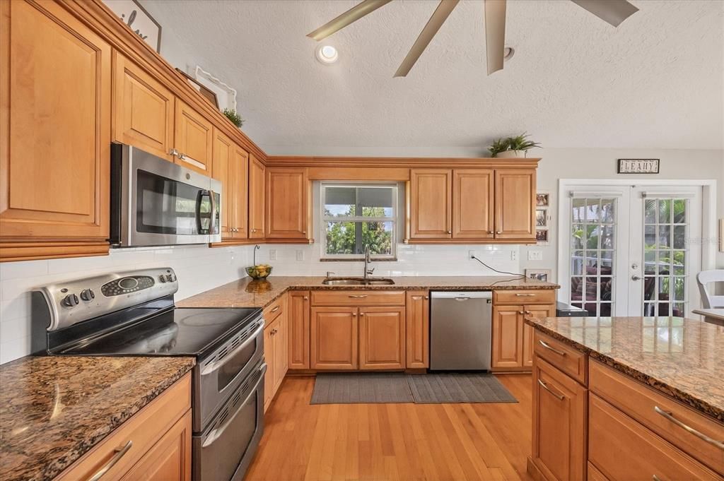 For Sale: $624,900 (4 beds, 2 baths, 1968 Square Feet)