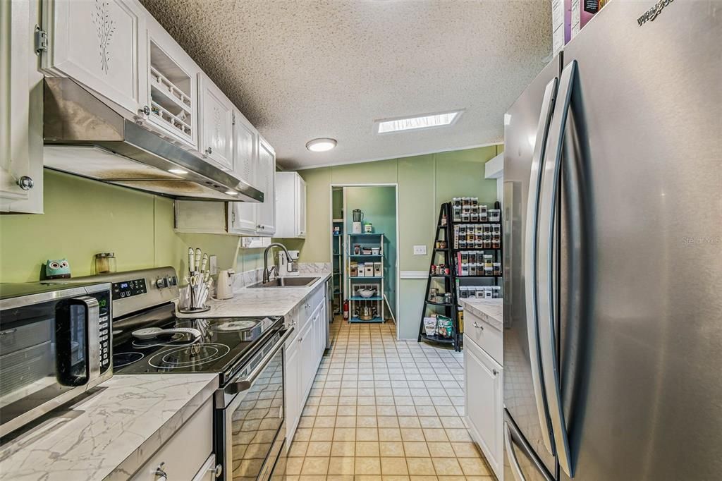 For Sale: $199,900 (3 beds, 2 baths, 1512 Square Feet)