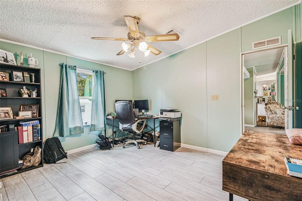 For Sale: $199,900 (3 beds, 2 baths, 1512 Square Feet)