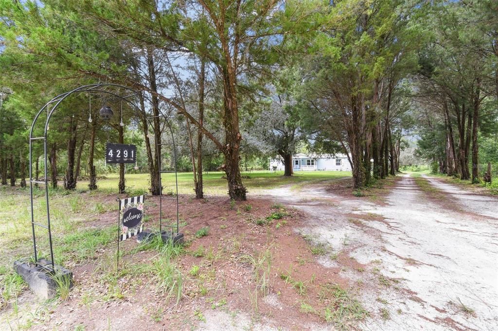 For Sale: $199,900 (3 beds, 2 baths, 1512 Square Feet)