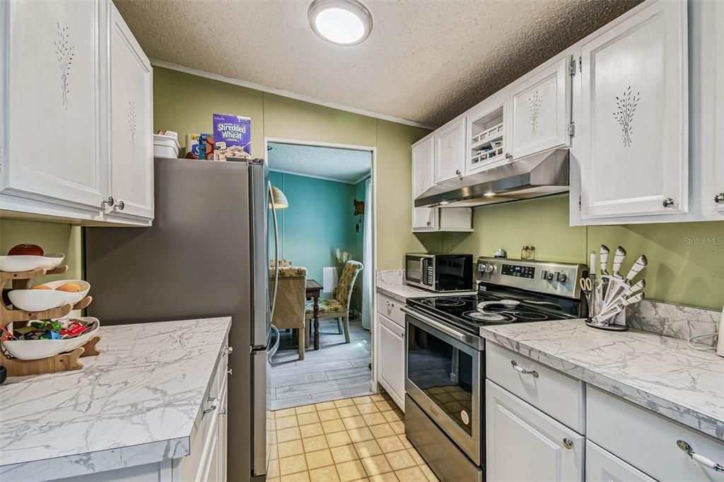 For Sale: $199,900 (3 beds, 2 baths, 1512 Square Feet)