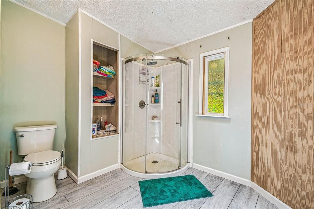 For Sale: $199,900 (3 beds, 2 baths, 1512 Square Feet)