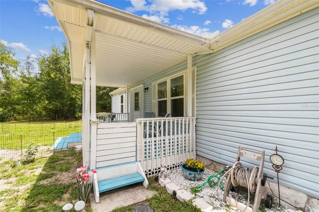 For Sale: $199,900 (3 beds, 2 baths, 1512 Square Feet)