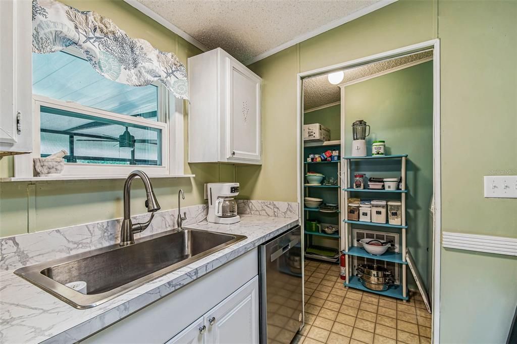 For Sale: $199,900 (3 beds, 2 baths, 1512 Square Feet)