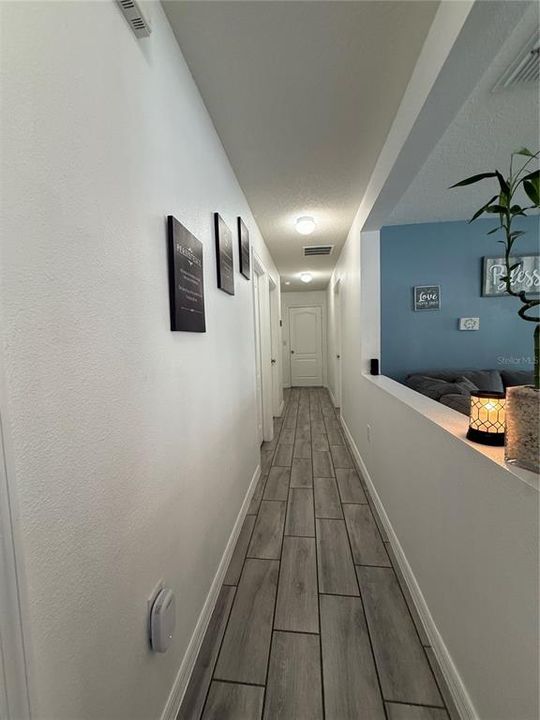 合同活跃: $320,000 (3 贝兹, 2 浴室, 1348 平方英尺)