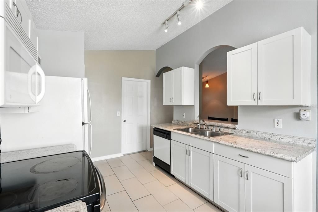 待售: $310,000 (3 贝兹, 2 浴室, 1224 平方英尺)