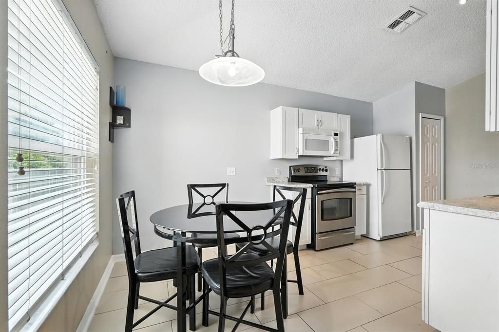 待售: $310,000 (3 贝兹, 2 浴室, 1224 平方英尺)