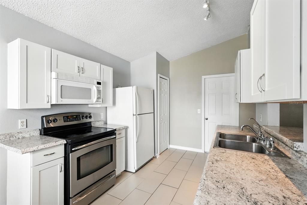 待售: $310,000 (3 贝兹, 2 浴室, 1224 平方英尺)