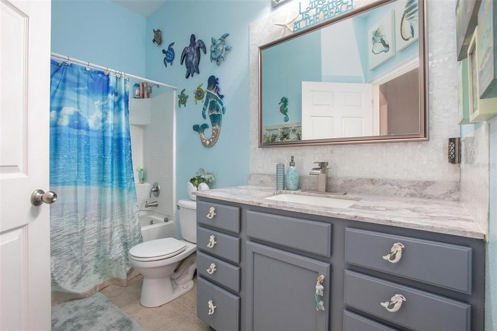 待售: $174,000 (2 贝兹, 2 浴室, 1034 平方英尺)