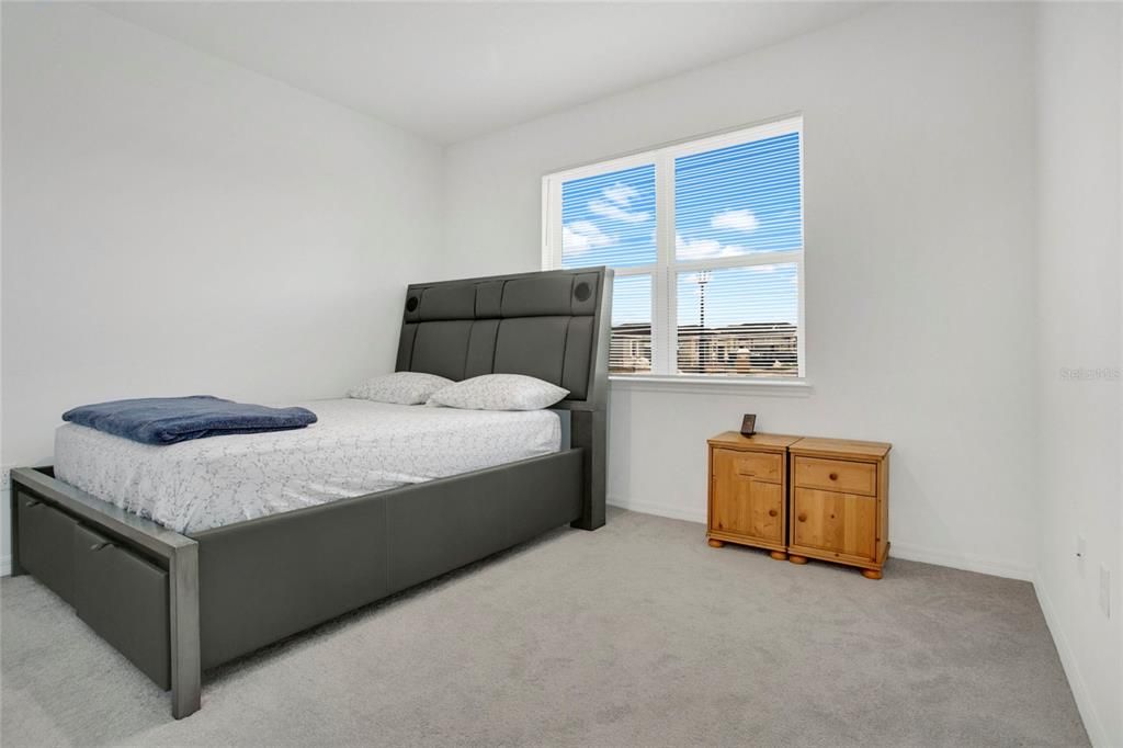 En Renta: $2,300 (4 camas, 3 baños, 2000 Pies cuadrados)